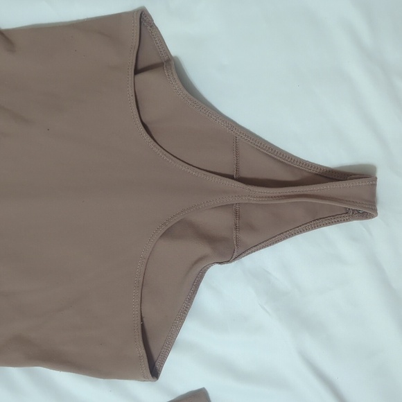 A&F Long Sleeve Double Layered Seamless Cutout Bodysuit, Color Tan Size S - Picture 13 of 16